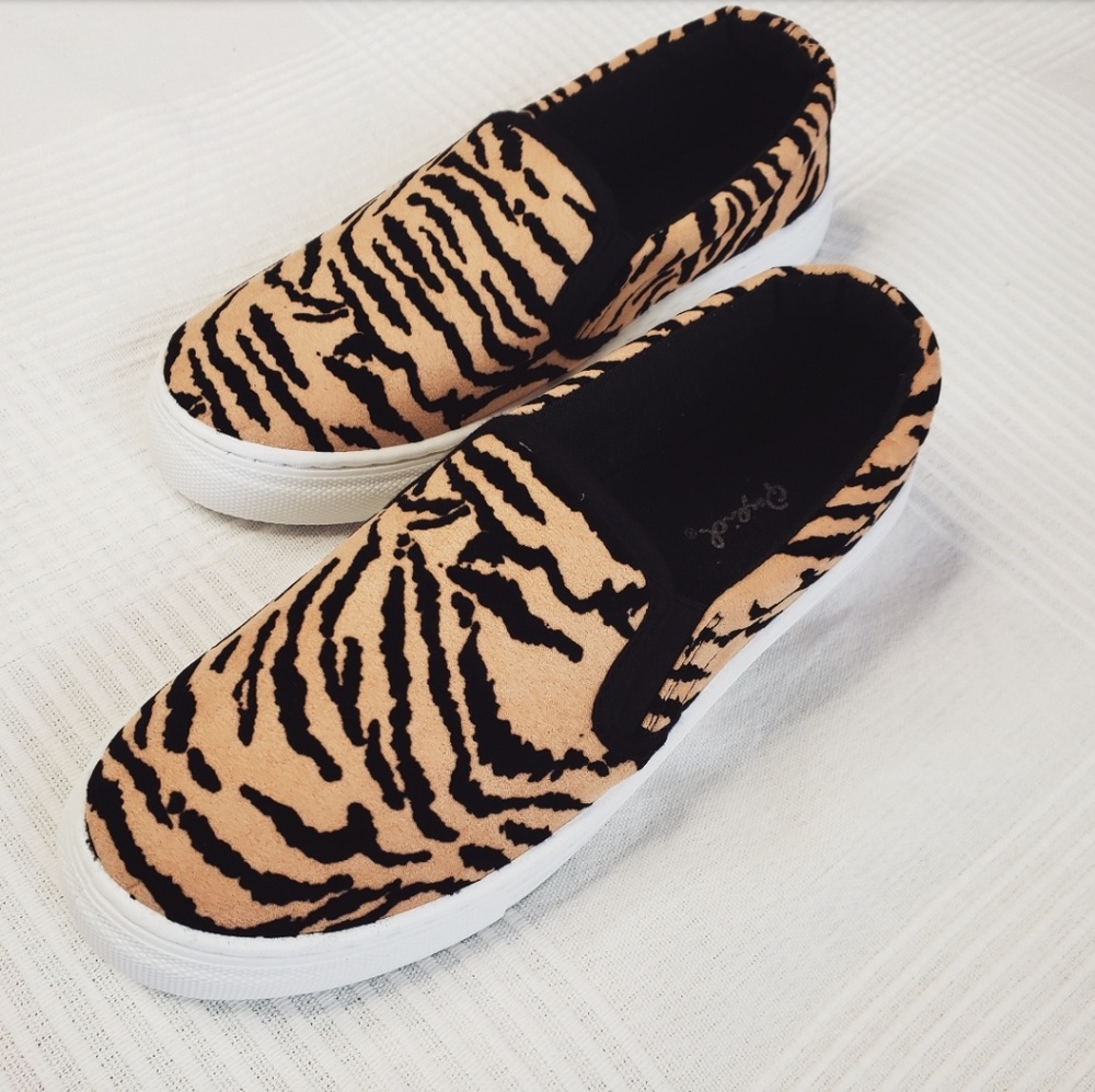 ποΈ//The Zorah// slip on tiger print sneaker - Picture 6 of 6